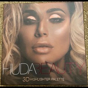 Huda Beauty 3D Highlighter Palette